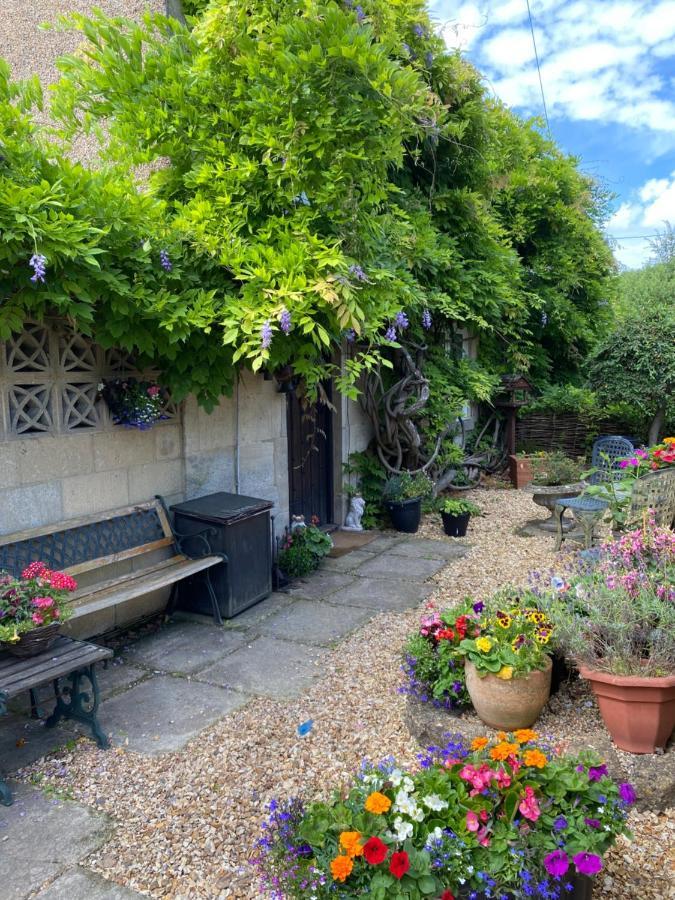 Wisteria Cottage Melksham Exterior foto